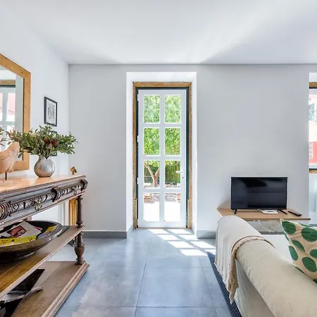 Libania Apartment