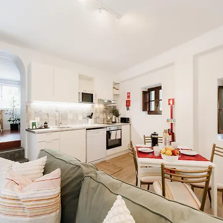 Apartment Libania Queluz